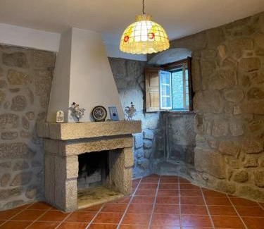 Vila Ruiva House | Rustic Terrace2 Bedrooms Farm House