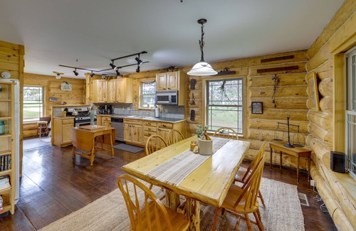 Tustin Cabin | Rustic Tustin Cabin on 7 Acres w/Fire Pit & Porch
