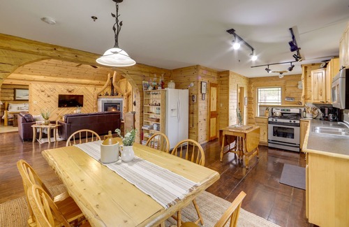 Tustin Cabin | Rustic Tustin Cabin on 7 Acres w/Fire Pit & Porch