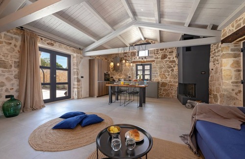 Vrznaveri Villa | Rustic villa Dvori with outdoor pool in Porec