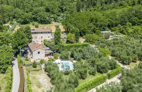 Vaiano Villa | Rustic Villa Fienile di Fabio in Tuscany