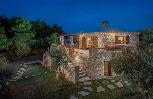 Povlja Villa | Rustic Villa Mario pool, sea view, panoramic view, quiet area, bbq, family