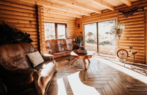 Suseni House | Rustic Wood Villa