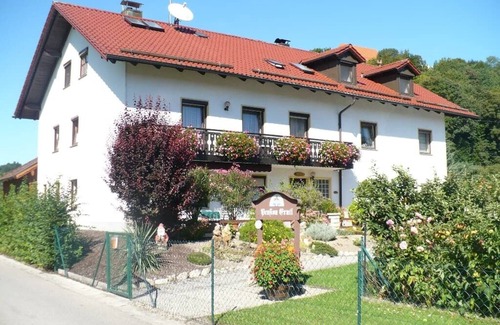 Bad Griesbach im Rottal Apartment | Rustikales Holzhaus (37 m2) im Bäderdreieck mit Sonnenterrasse