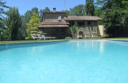 Umbertide Villa | Rustikale Villa mit Pool direkt am Tiber gelegen