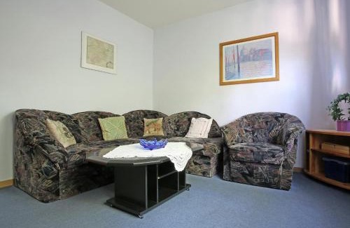 Oberschledorn Apartment | Rustikales Medebach-Ski-Retreat