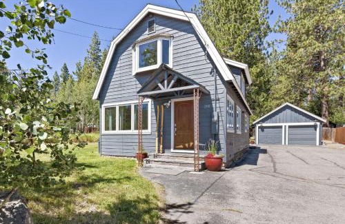 Tahoe City House | Rustling Grove in Tahoe City - Pet-Friendly, Walking Distance to Downtown and Lake - Private Hot Tub