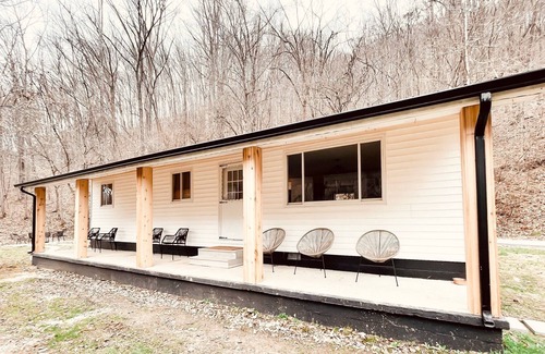 Borderland House | Ruth Trace Hallow Oasis