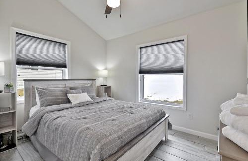 East Haven  Rutland County House | Rutland's Hidden Gem- 2 BR 1BA Renovated Home Close to Everything home