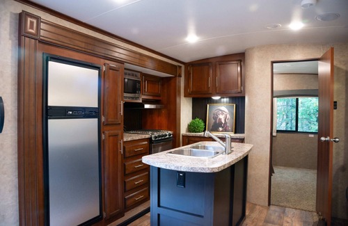 Kenora Resort | RV 6 Spacious Bunkhouse w/Gaming Chairs w/Privacy