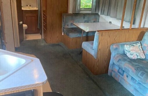 Division No. 3 House | RV camper in Glenwood