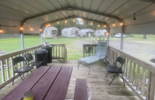 Oil City RV Rental | RV site at Caddo Lake Cabins