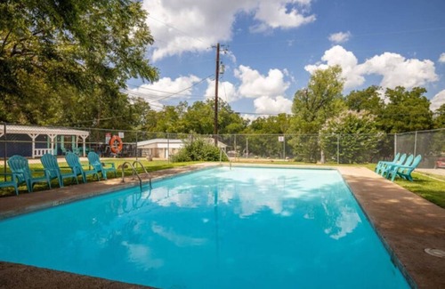 Burnet RV Rental | RV Site - Pull Through 24