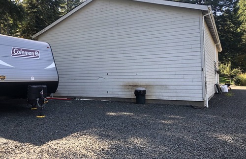 Cottage Grove RV Rental | RV site with Full hookups 30 day minimum.