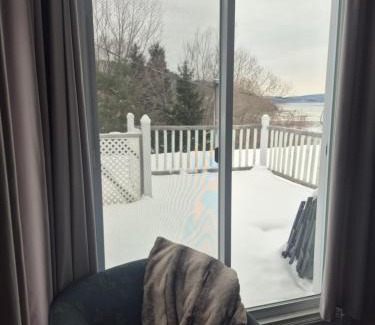 Saint Fulgence Apartment | Séjour Flèche du fjord vue Saguenay Mont Valin