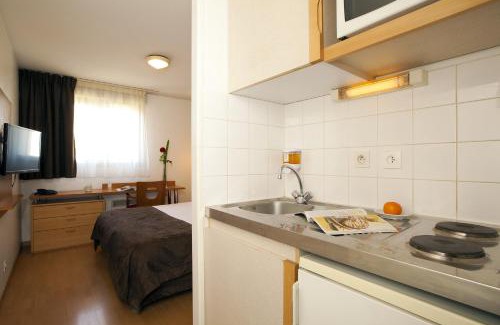 Madeleine-Champ de Mars Apartment | Séjours & Affaires Nantes Ducs De Bretagne