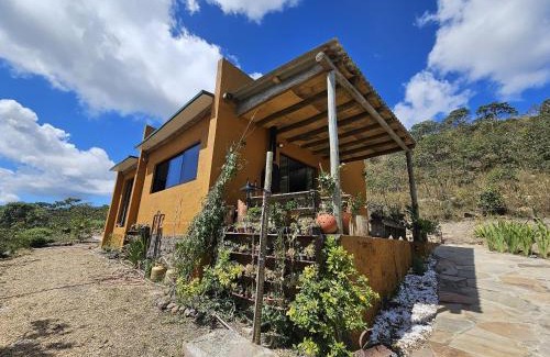 Carrancas House | Sítio com lindo pôr do sol, tranquilidade na serra de Carrancas com riacho