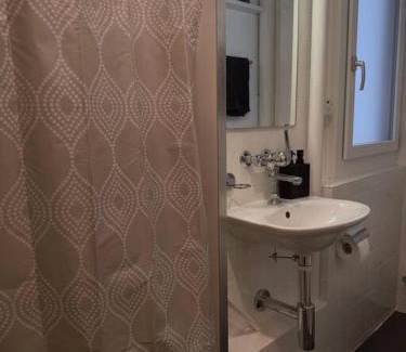 Old Town Apartment | Süsse Wohnung in Zürcher Altstadt 3