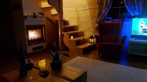 Trzebieszowice Ski Chalet | Słoneczna Chata z Bali