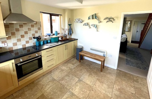 Cemaes Bay House | Sŵn y Nant Modern Coastal Cottage, Cemaes Bay, Anglesey
