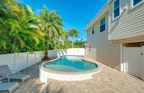 Golden Beach House | S-240 Wheeler Rd 4 Bedroom Home by RedAwning
