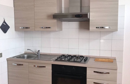 Posada Apartment | S'Apposentu-Casa l'Olivastro. 100 sqm garden with outdoor shower and barbecue.