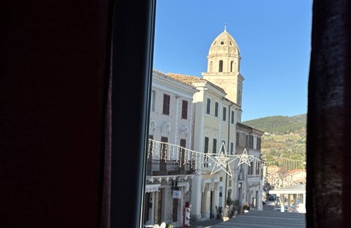 Sirolo Apartment | S035 - Sirolo, three-room apartment in the square with sea view