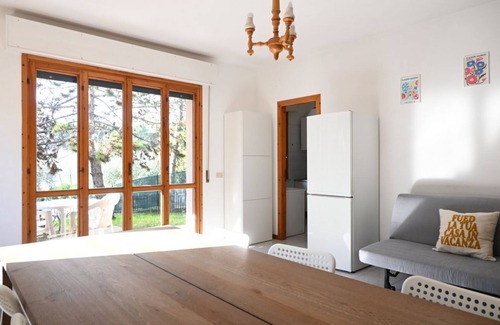 Sirolo Apartment | S077 - Sirolo, three-room apartment with garden in the center