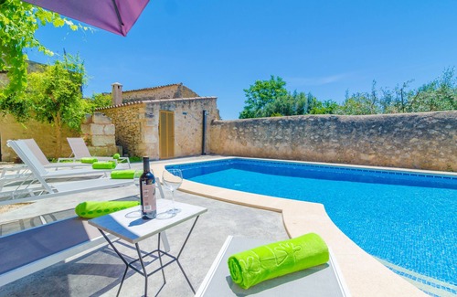 Vilafranca de Bonany Villa | SA CASA VELLA - Villa with private pool in Vilafranca de Bonany. Free WiFi