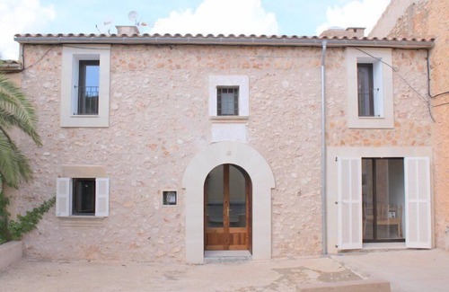S'alqueria Blanca Cottage | SA CURIA. House from the 16th century in the small town of Alqueria Blanca.