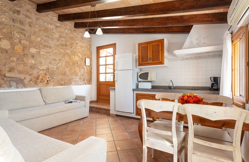 Vilafranca de Bonany Apartment | SA FRANQUESA VELLA - RAMON DESPUIG - Charming apartment with shared pool