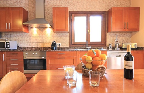 Alaro House | Sa Sort de Can Moix: private swimming pool, tranquility, terraces, internet