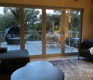 Omiha House | Sabbaticus 3 Bed Waiheke Escape