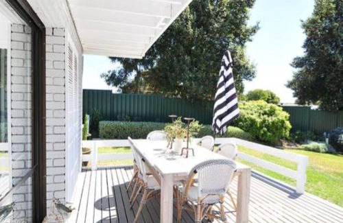 Waterhouse House | Sabi Robe WiFi 300m to Beach Dog friendly