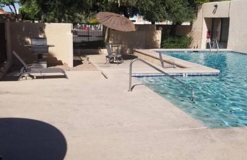 Tucson House | Sabino Canyon Condo with a Pool and Spa