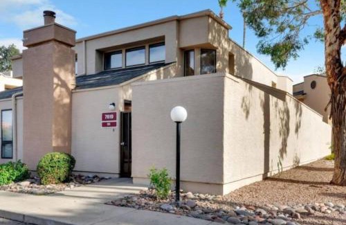 Tucson House | Sabino Canyon Condo with a Pool and Spa