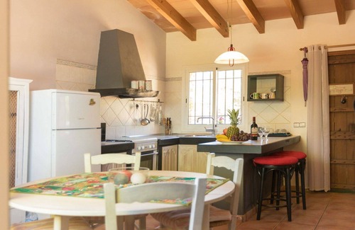 Llubi House | SaCabanya - Quaint little house with pool