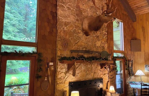 Forks Apartment | Sacagawea Lodge Room near Olympic National Park