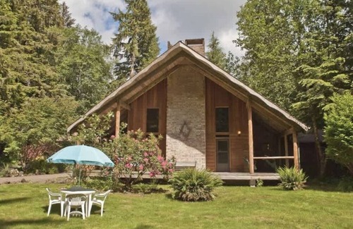 Forks Apartment | Sacagawea Lodge Room near Olympic National Park