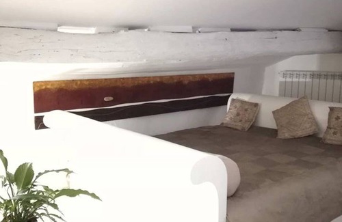 Bomarzo House | Sacrobosco apartment Poplar