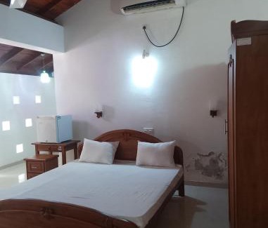 Kirinda Hotel | Sadagala piyasa sancharaka banglow