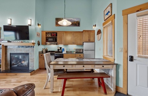 Rangeley Condo | Saddleback | South Branch 13-3 | ski in/ski out