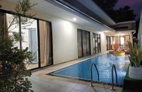 Chakphong Villa | Saendee Pool Villa