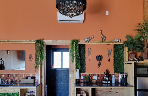 Wise County Cabin | Safari Cabana at Tipsy Toad Retreat