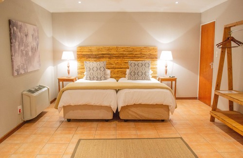 Kempton Park House | Safari Club SA