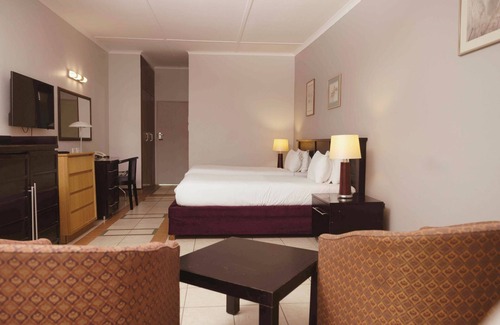 Windhoek Cabin | Safari Lodge