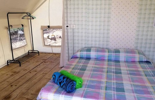 Sant'Antioco RV Rental | SAFARI LODGE TENT .
