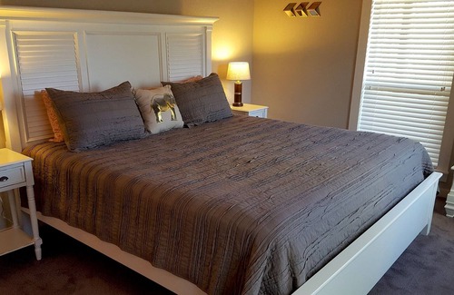 Battiest Cabin | Safari on Glover River with Private Riverfront Access and Hot Tub by RedAwning