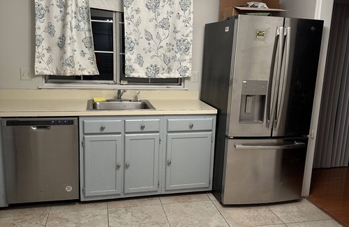 Aspen Hill House | Safe and Cozy Townhouse