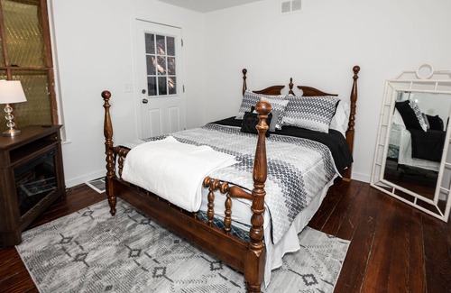 Downtown Wilmington Apartment | Safe and Recently Updated with some Classic Charm